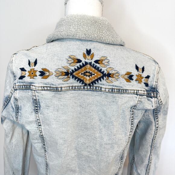 Free People DRIFTWOOD Embroidered Motif Sherpa Trucker Jacket Size Medium - Picture 10 of 15
